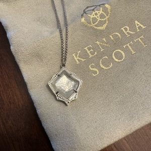 Kendra Scott Kacey necklace silver tone, mother of Pearl